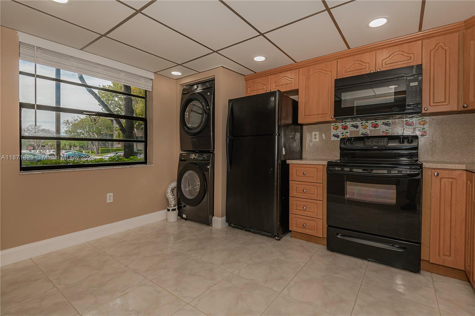 901 Colony Point Cir # 102