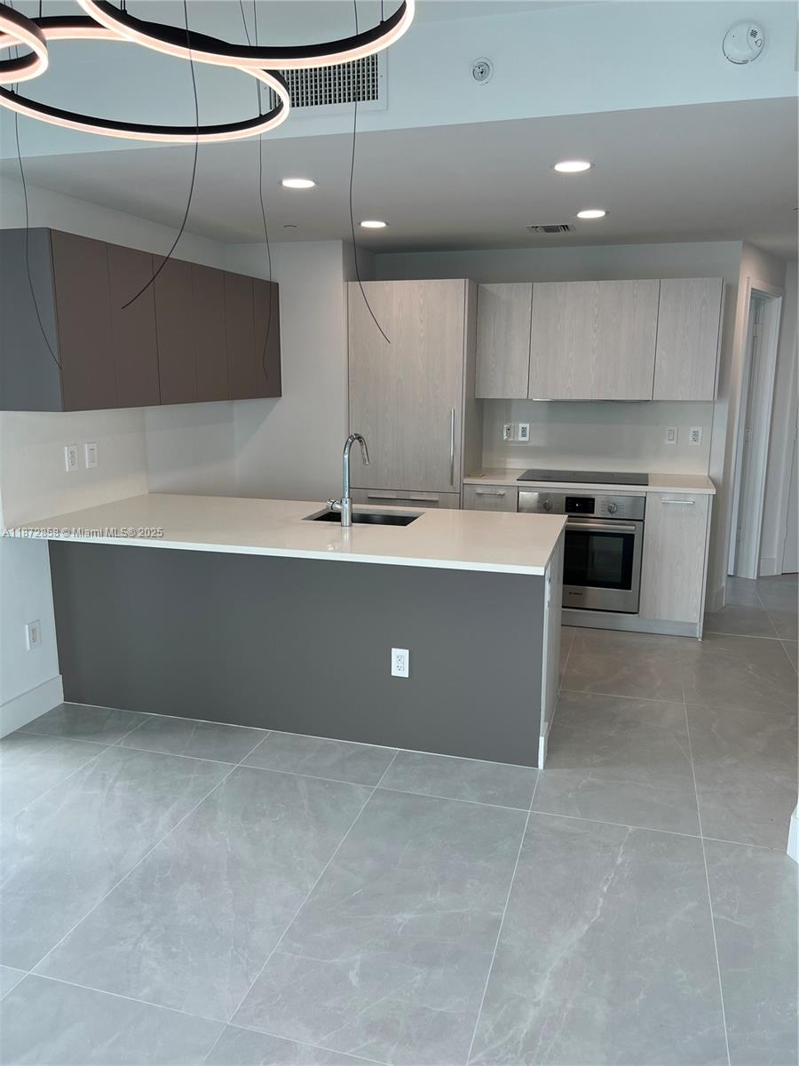 501 NE 31st St # 906