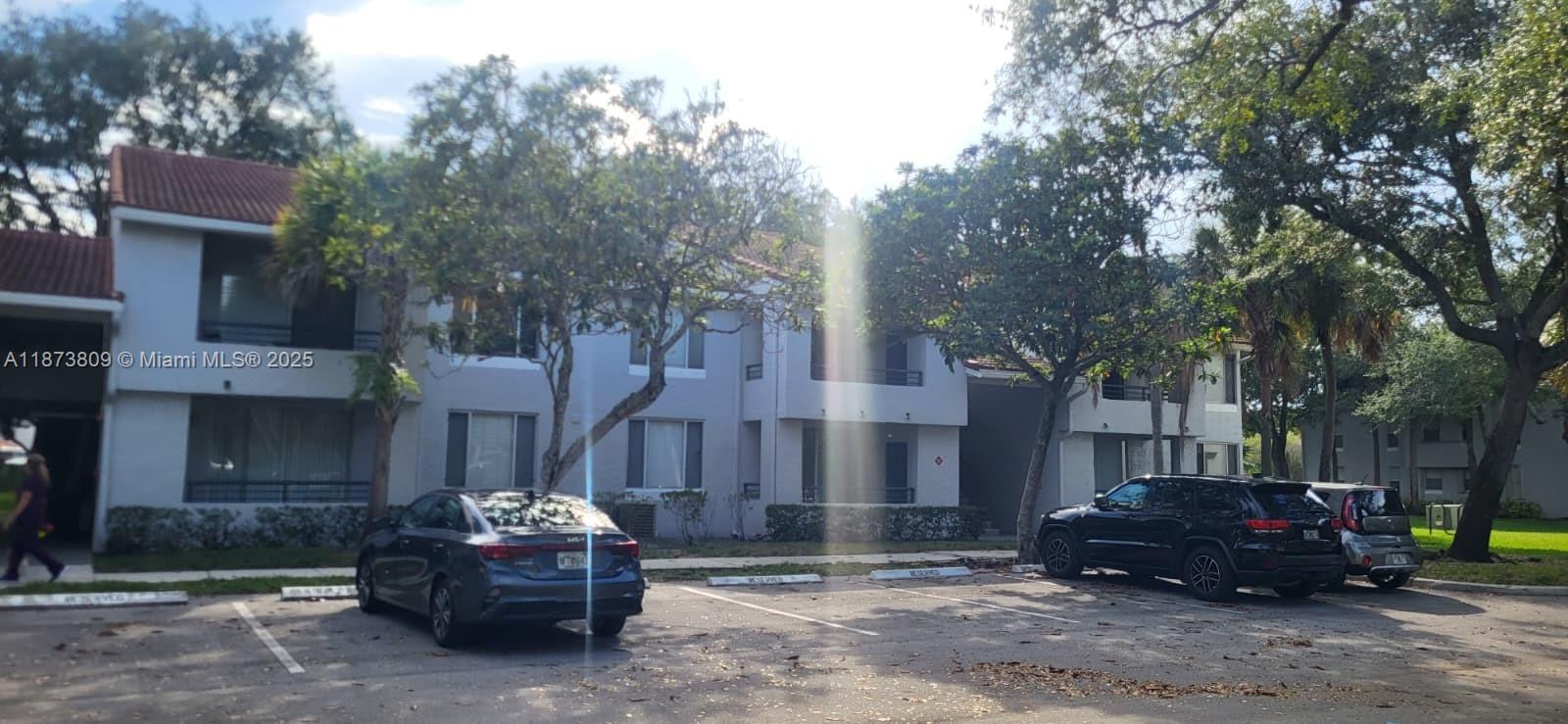 631 Lyons Rd # 12102