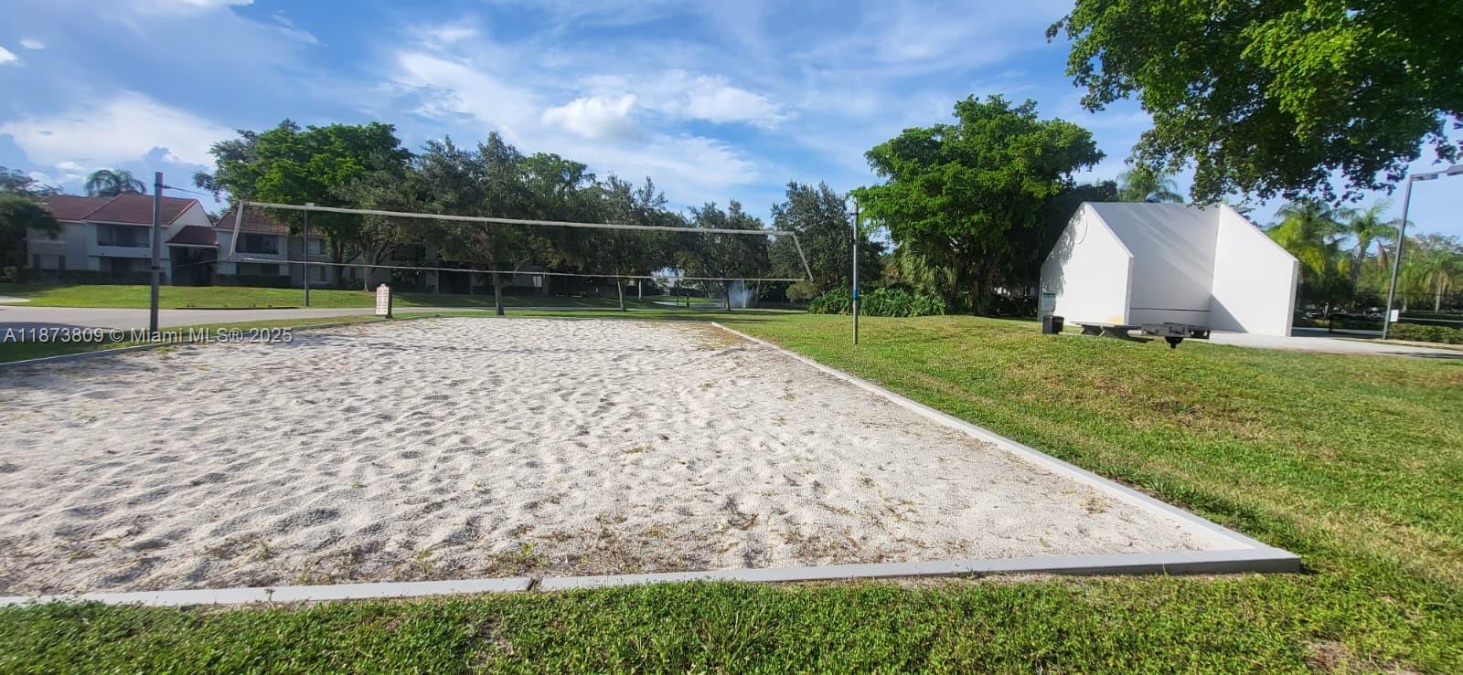 631 Lyons Rd # 12102