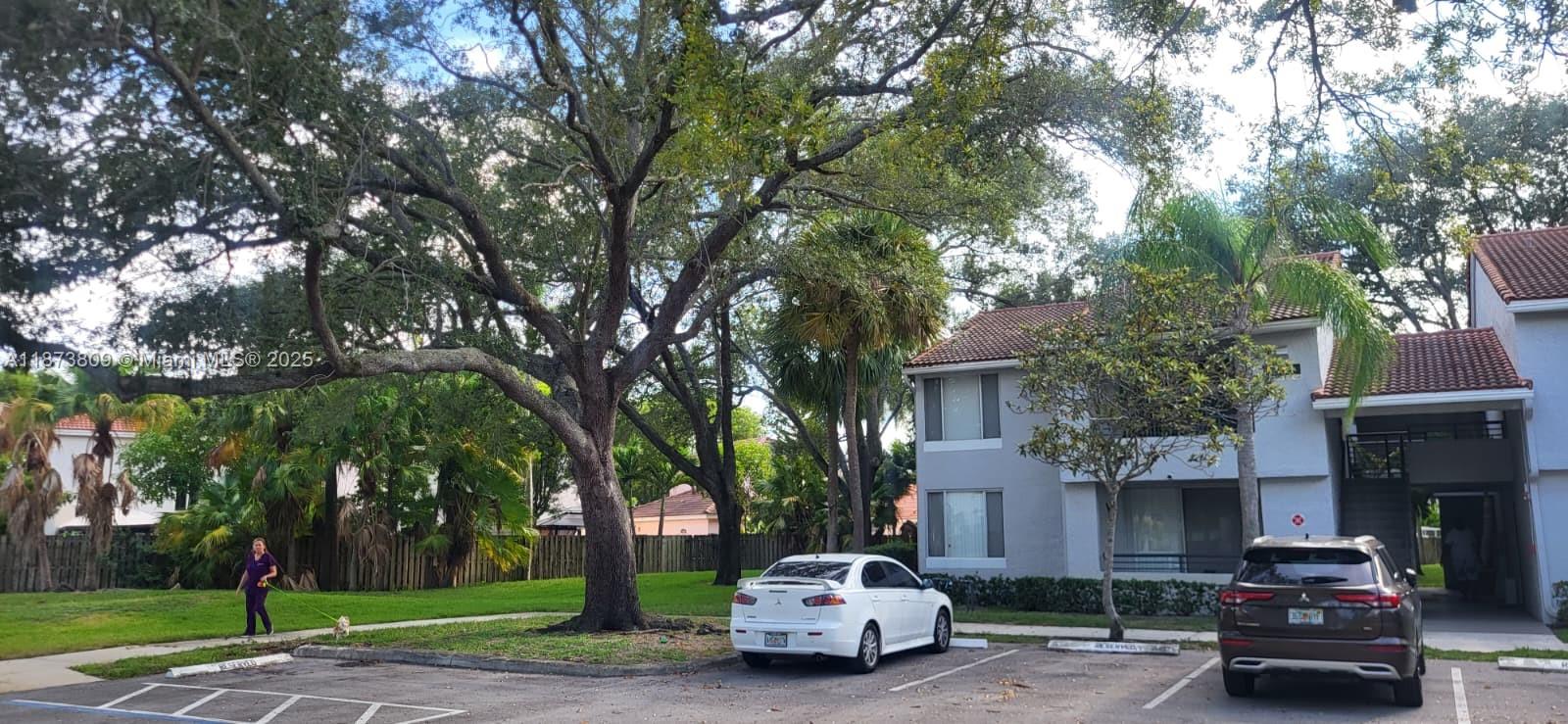 631 Lyons Rd # 12102