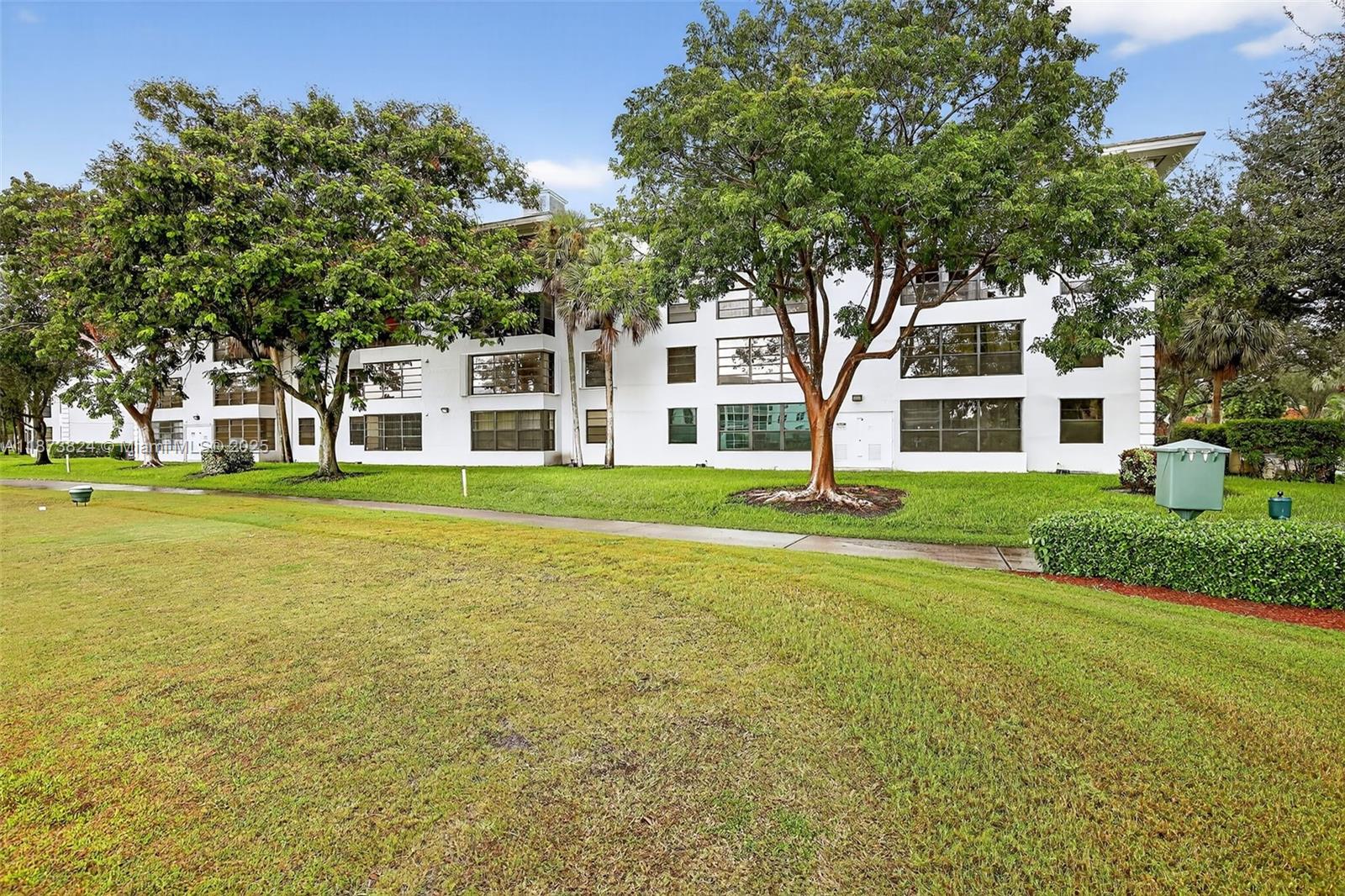 1715 Whitehall Dr # 206