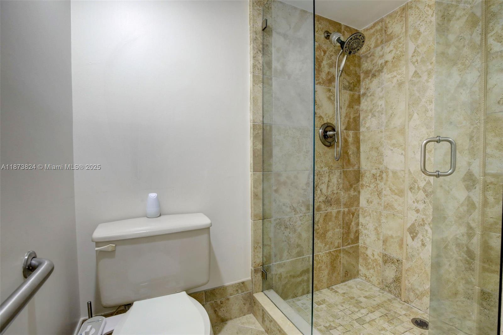 1715 Whitehall Dr # 206