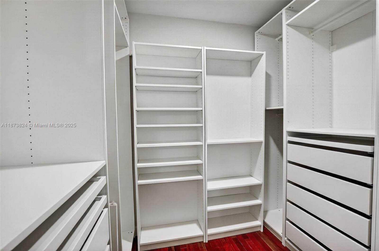 1715 Whitehall Dr # 206