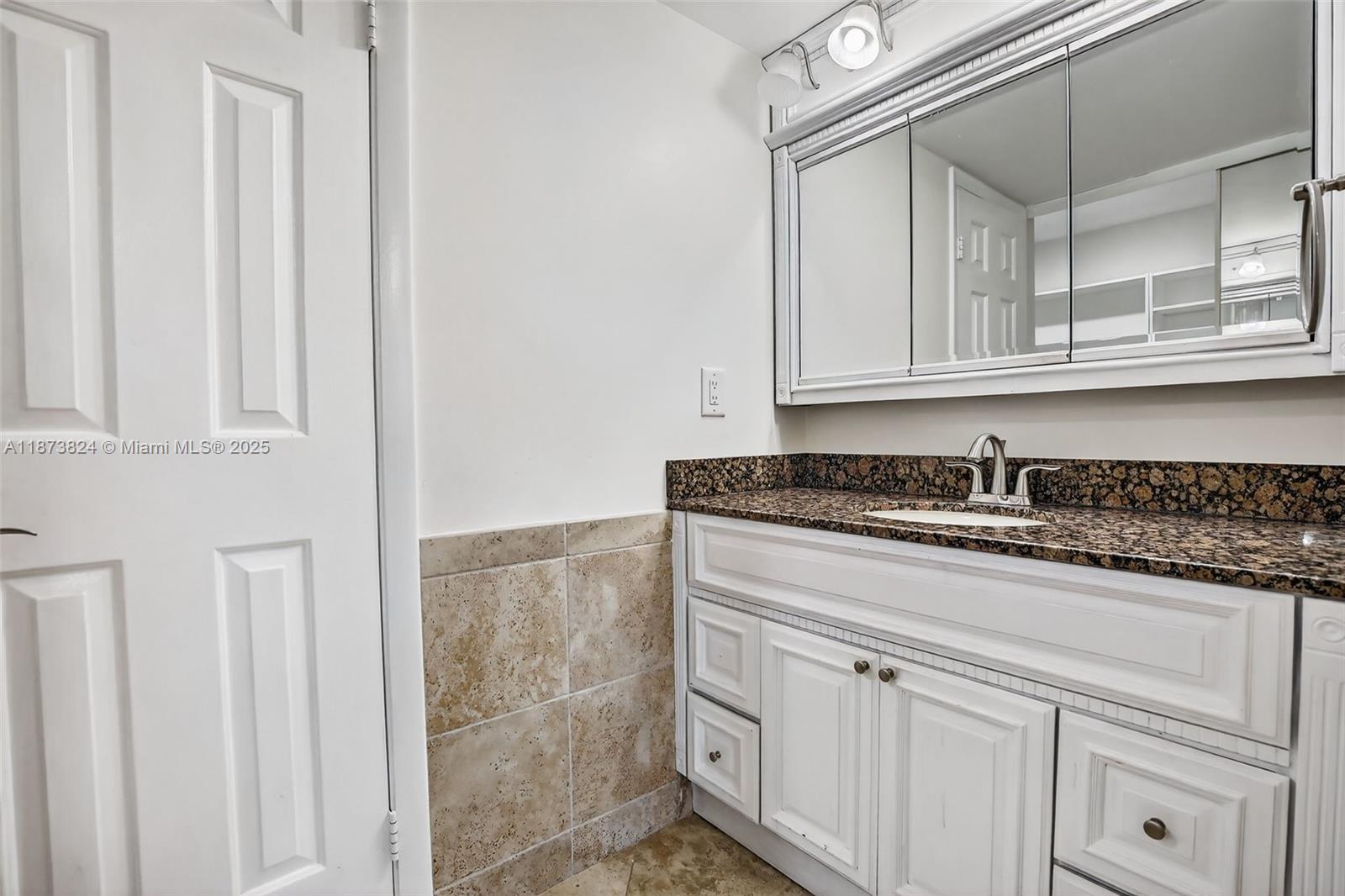 1715 Whitehall Dr # 206