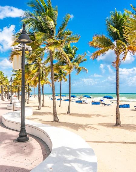 1715 Whitehall Dr # 206