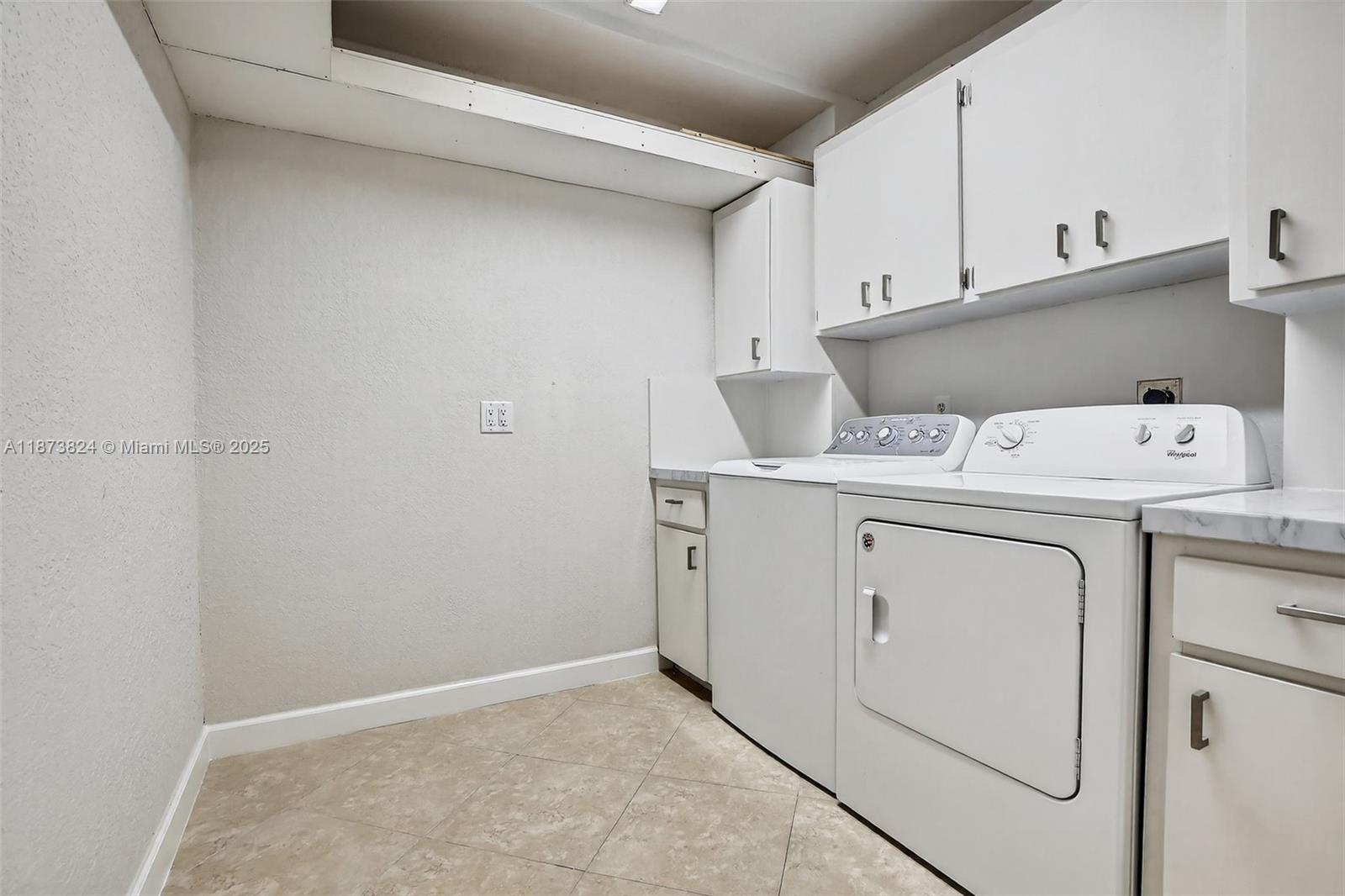 1715 Whitehall Dr # 206