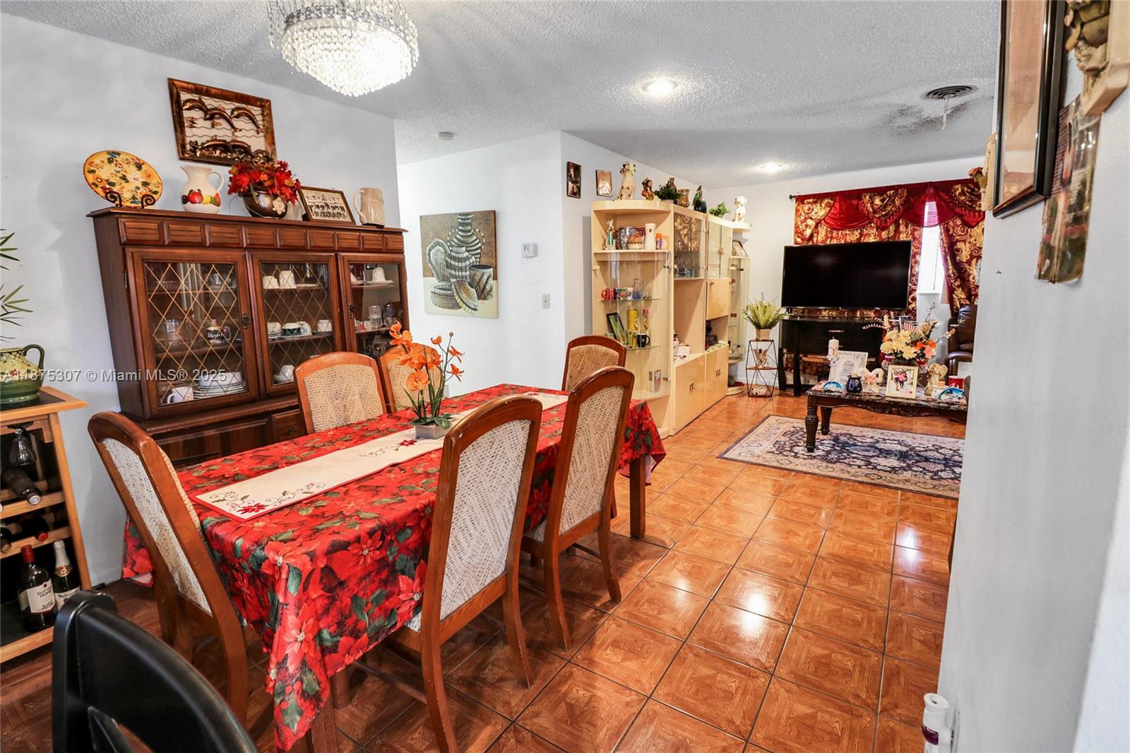 115 NE 213th St