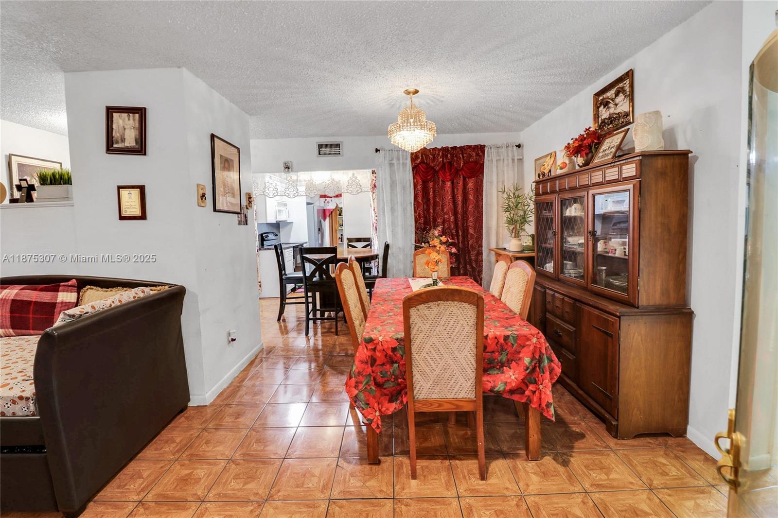 115 NE 213th St