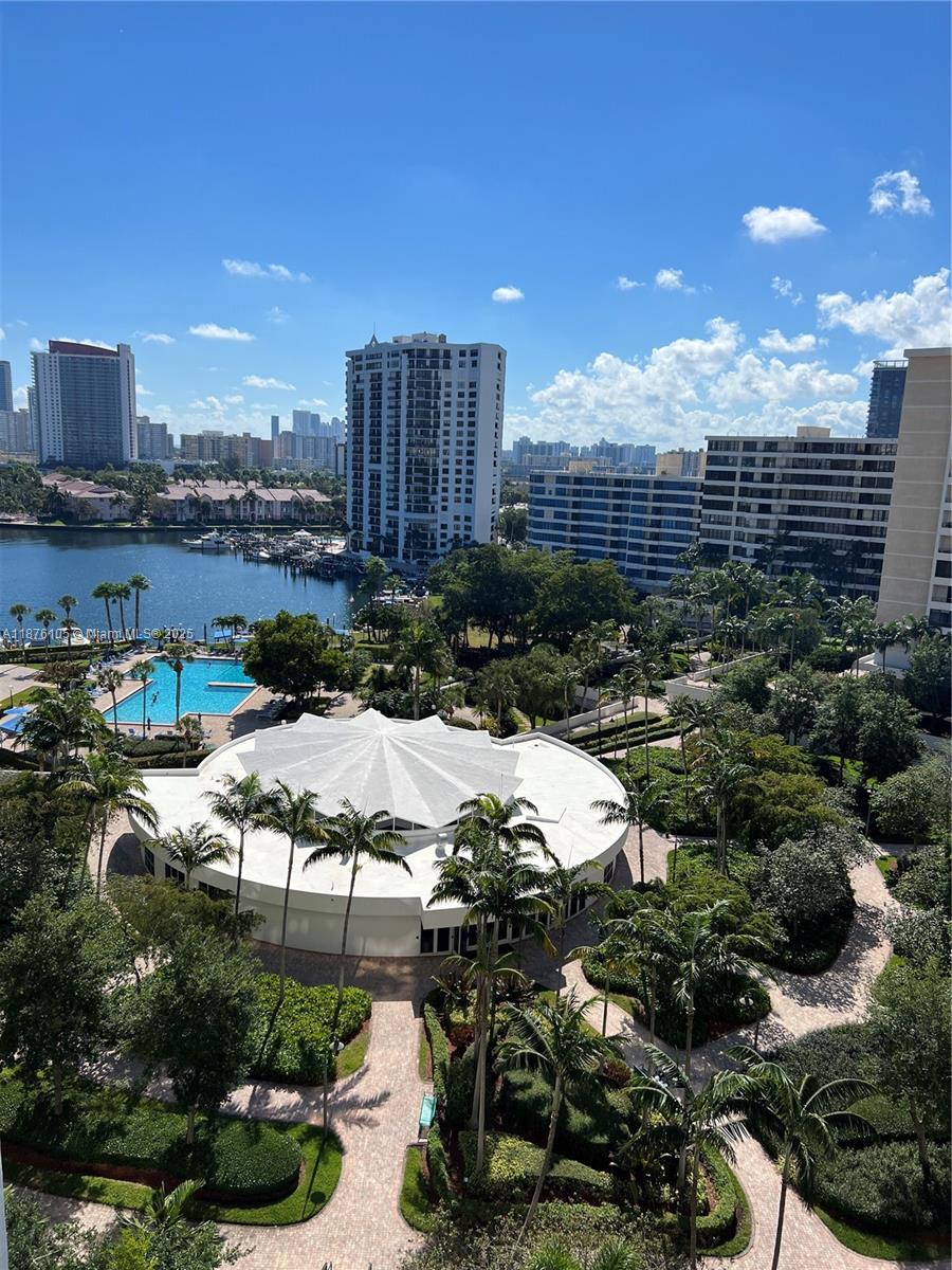 2500 Parkview Dr # 1214