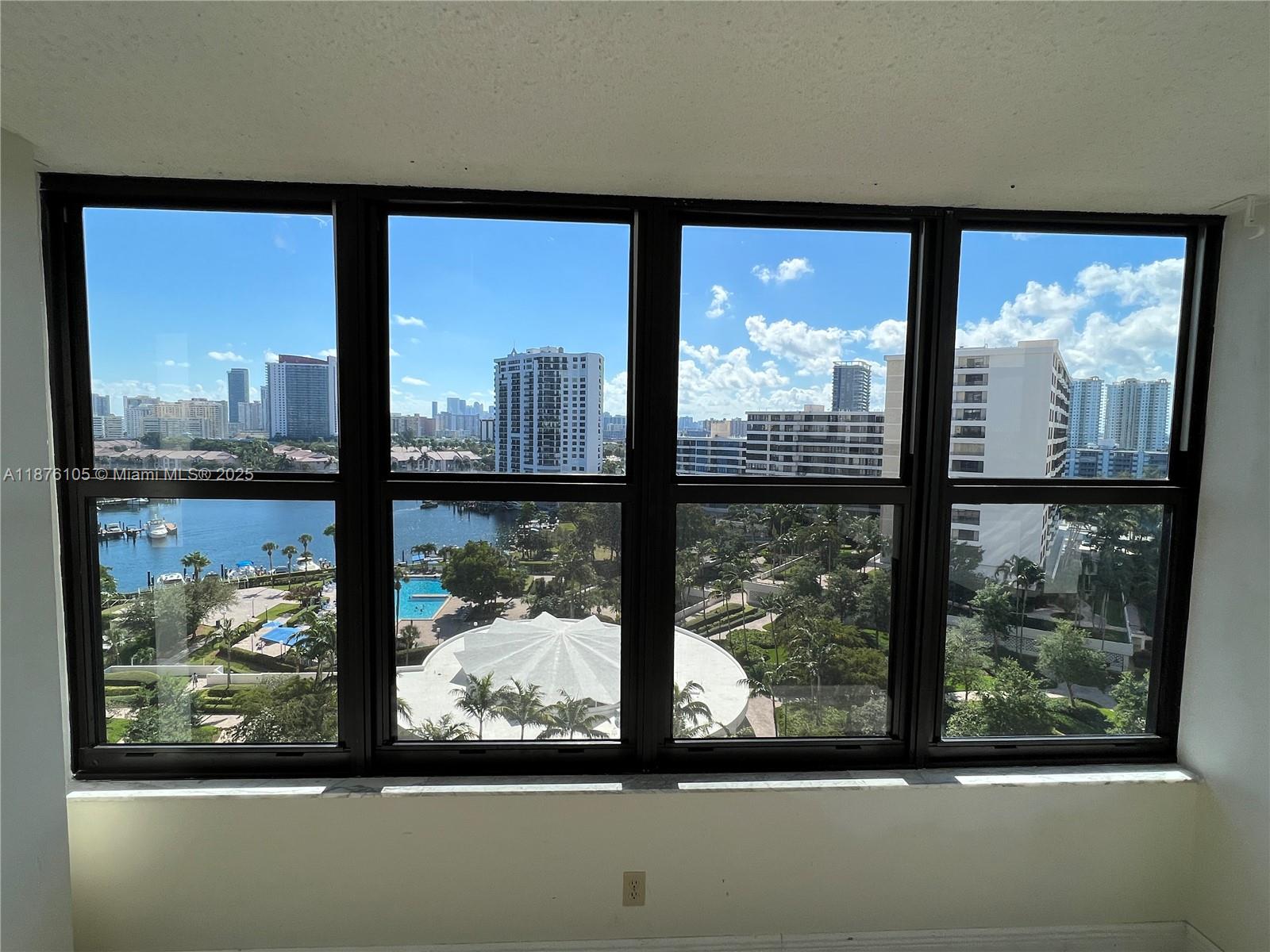 2500 Parkview Dr # 1214