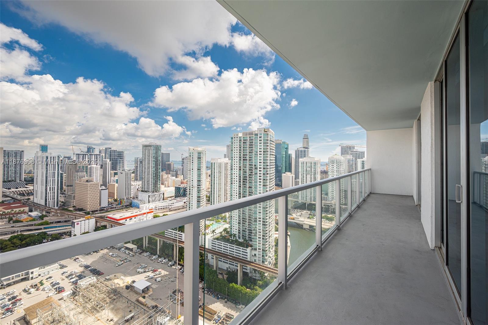 185 SW 7th St # 4201