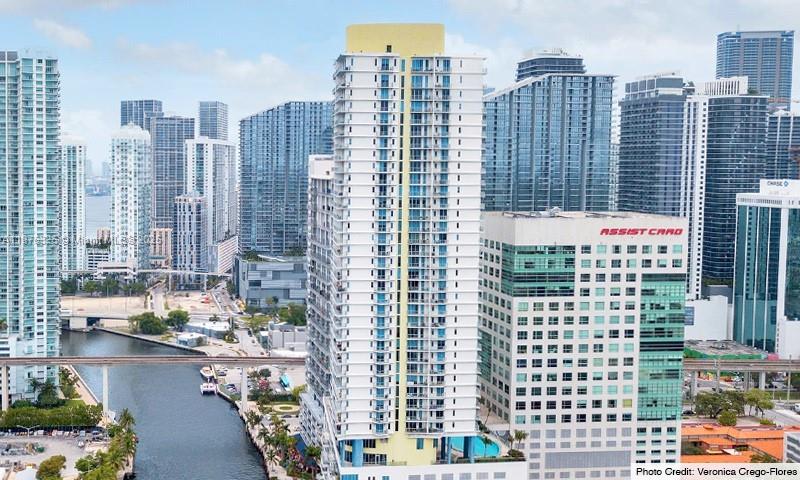 185 SW 7th St # 3502