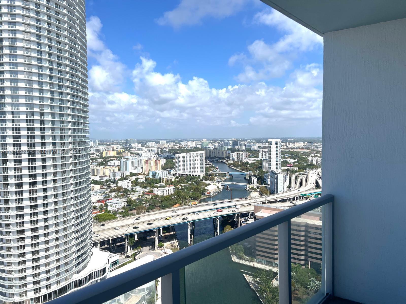 185 SW 7th St # 3502