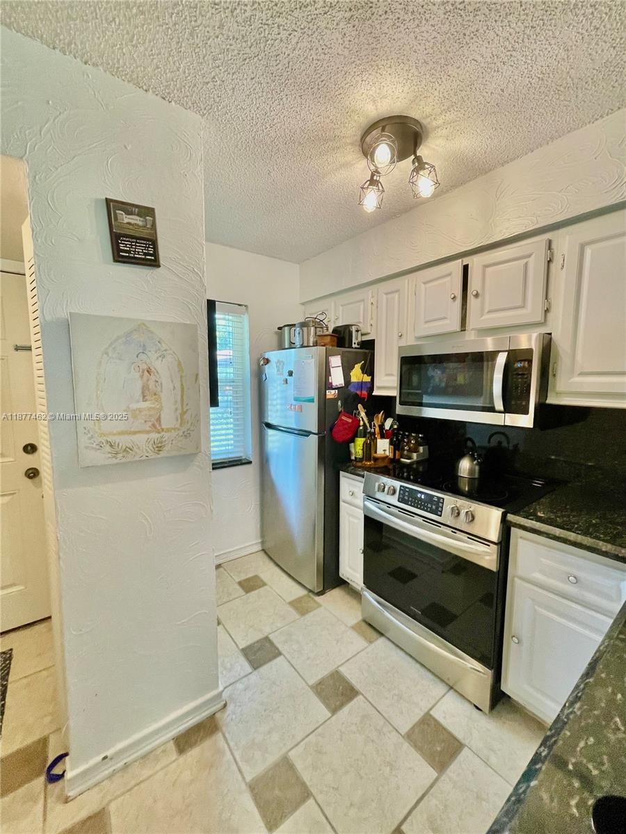 2106 S Cypress Bend Dr # 107