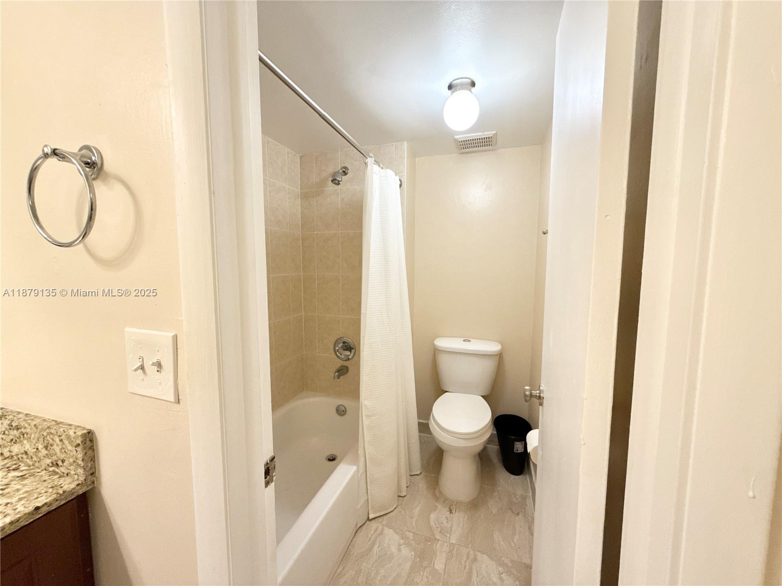 227 Lakeview Dr # 103