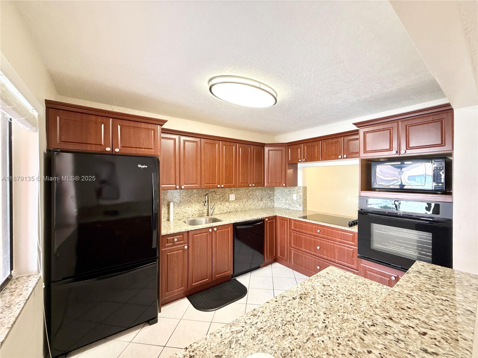 227 Lakeview Dr # 103