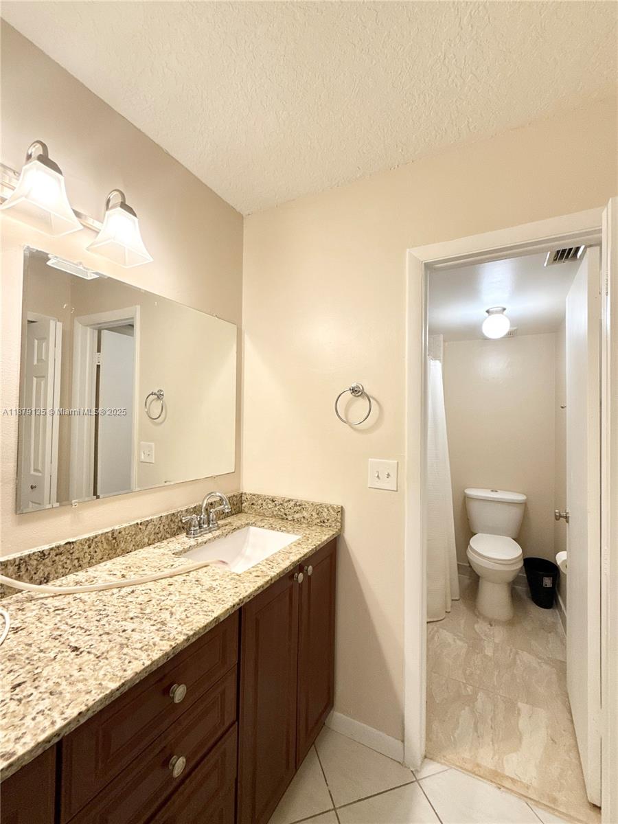 227 Lakeview Dr # 103