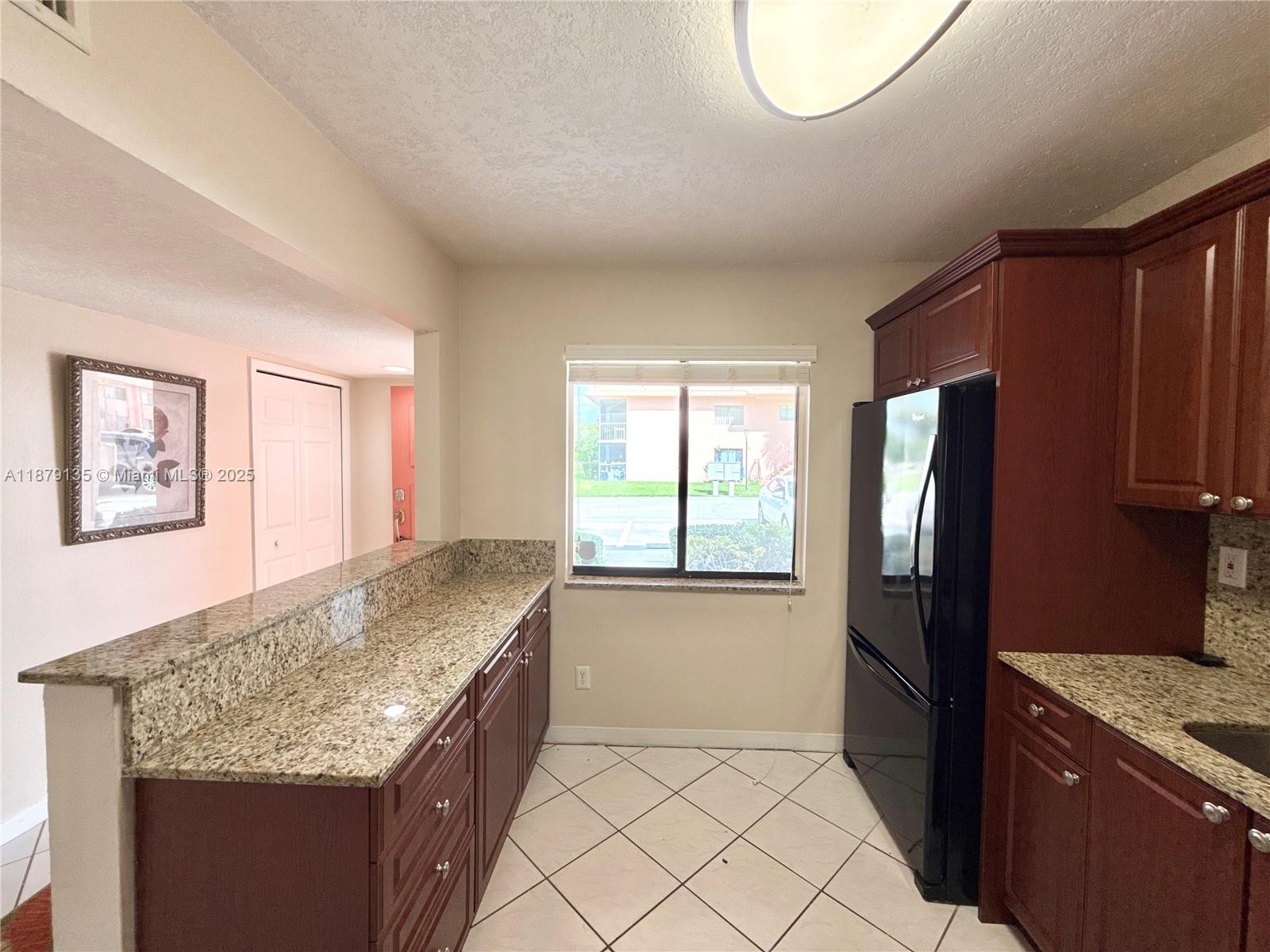 227 Lakeview Dr # 103