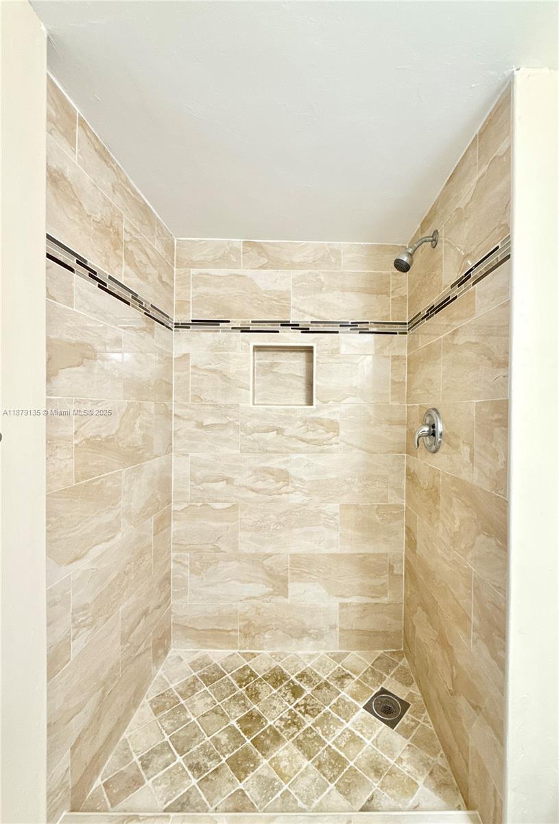 227 Lakeview Dr # 103