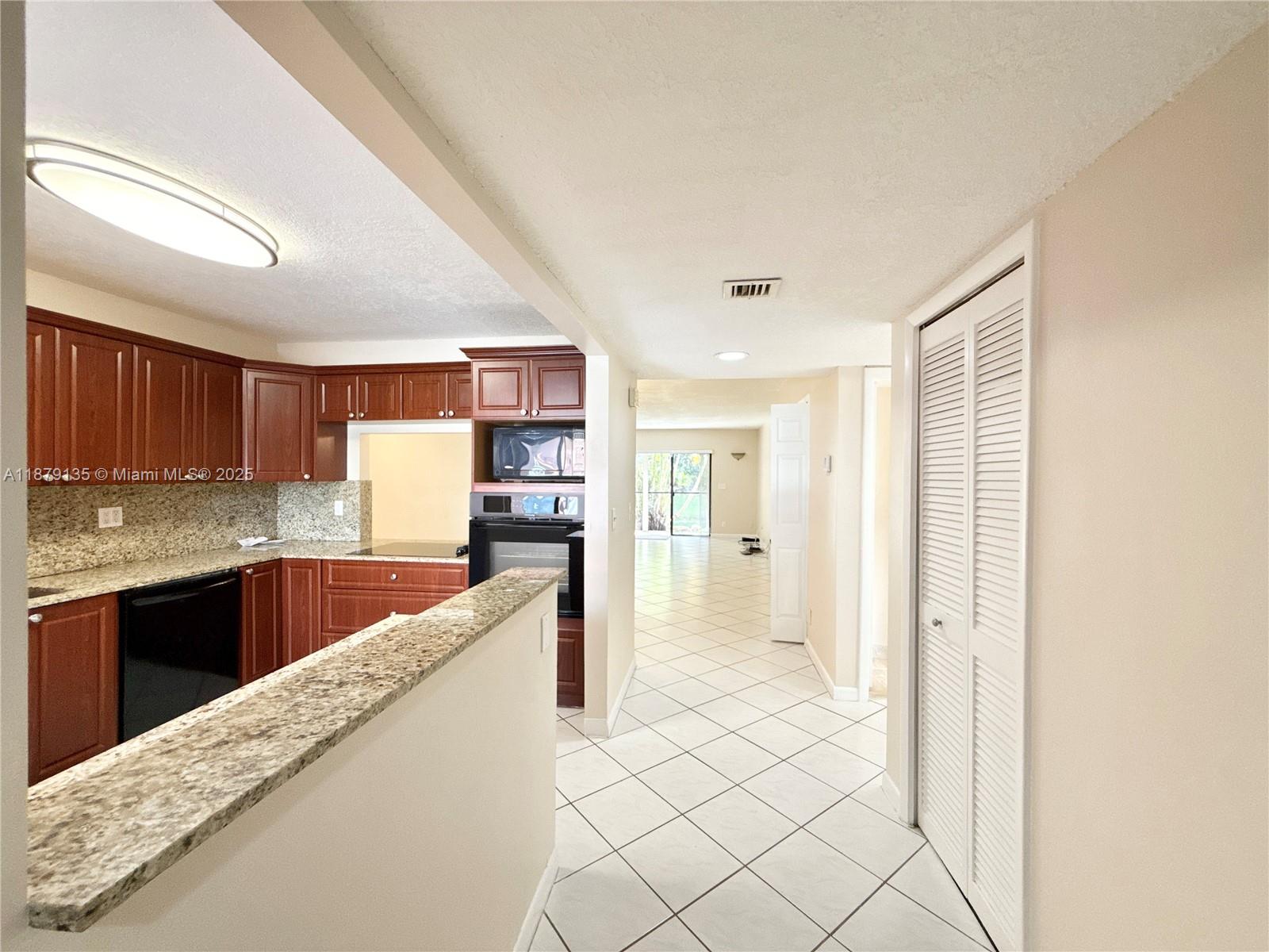 227 Lakeview Dr # 103