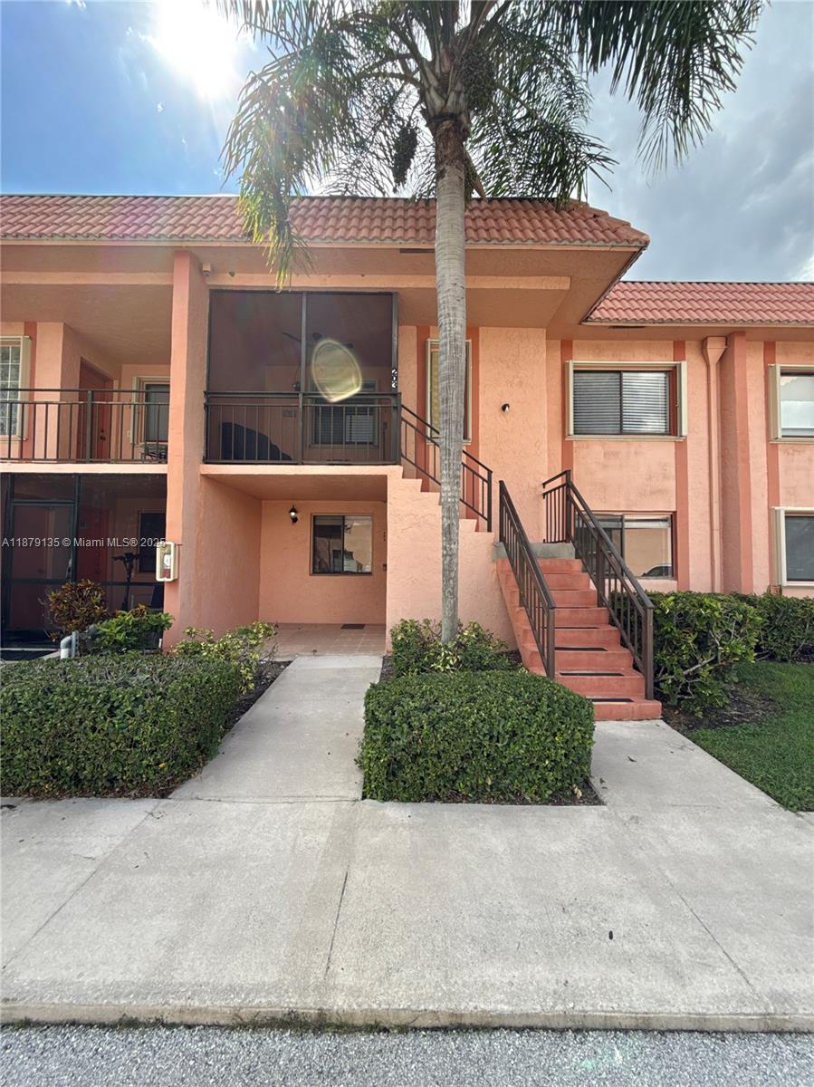 227 Lakeview Dr # 103