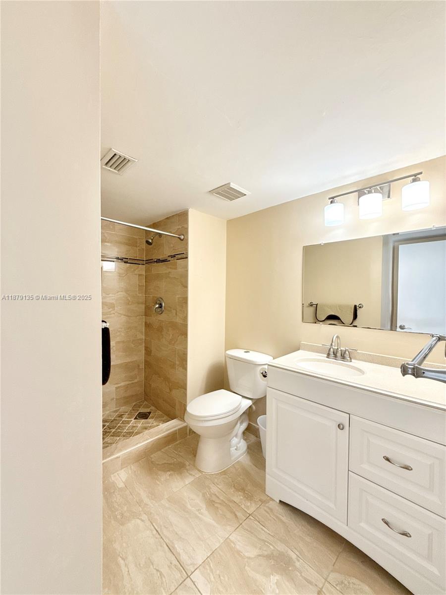 227 Lakeview Dr # 103