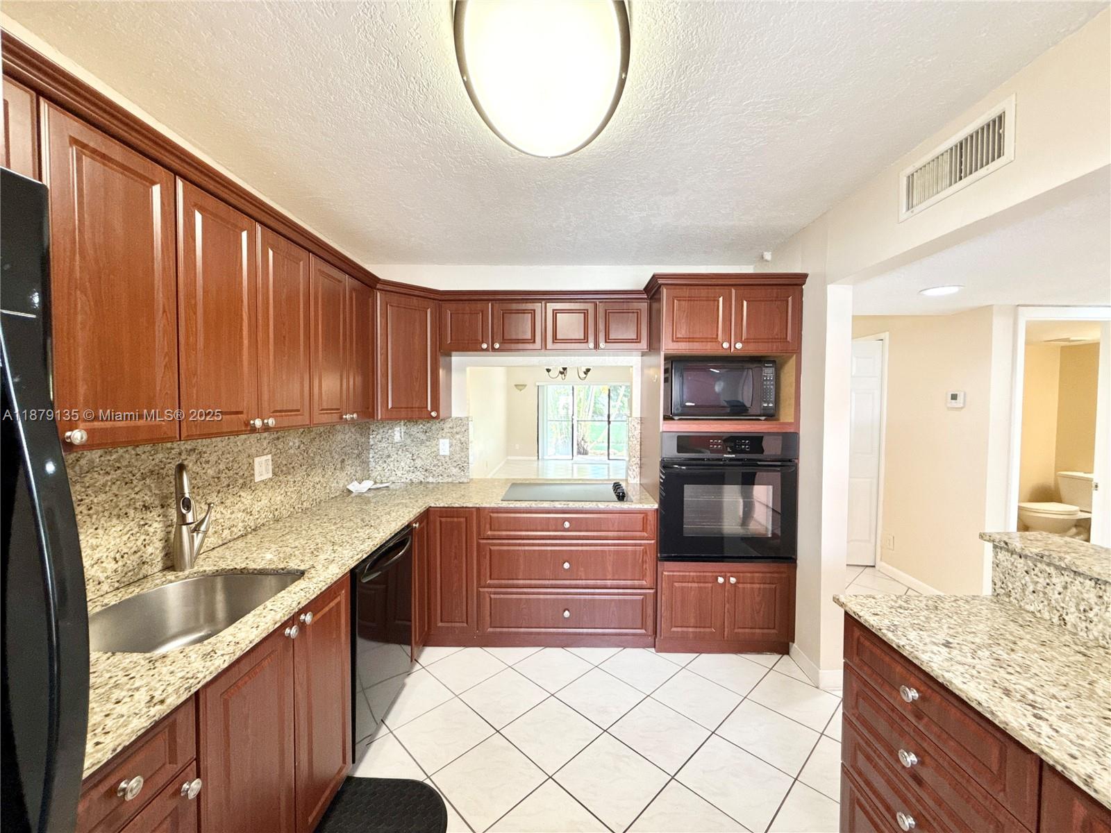227 Lakeview Dr # 103