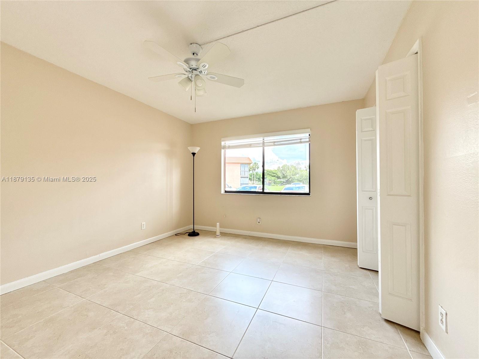 227 Lakeview Dr # 103