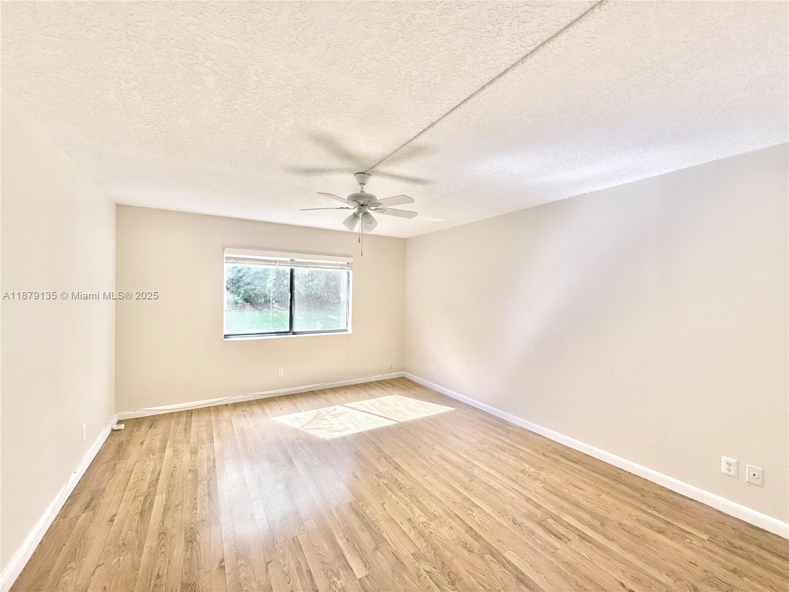 227 Lakeview Dr # 103