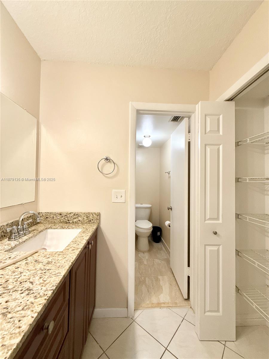 227 Lakeview Dr # 103