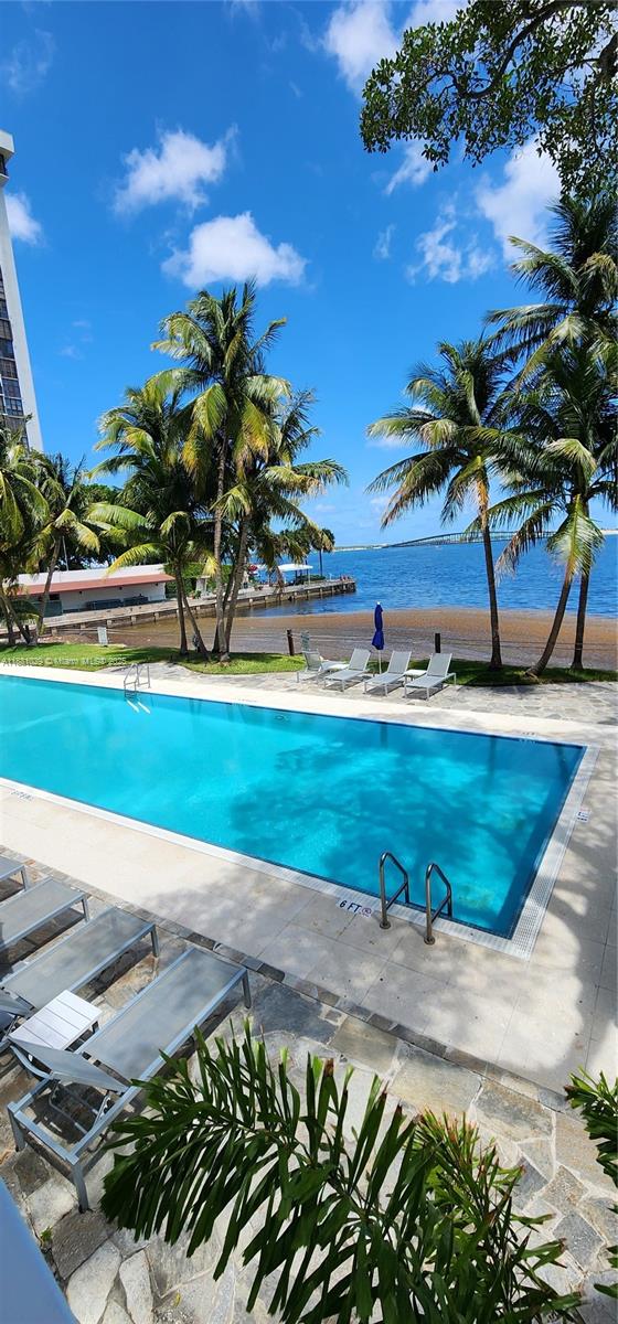 2025 Brickell Ave # 601