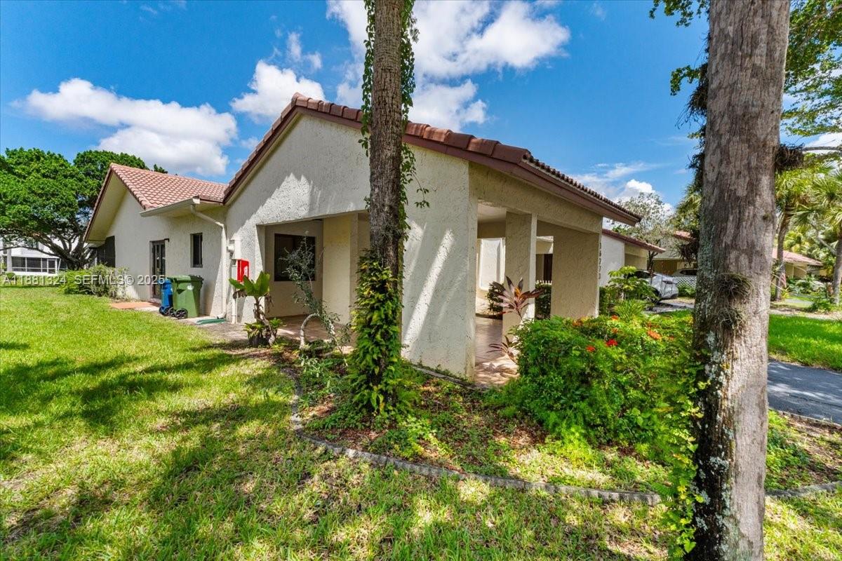 16273 Laurel Dr # 7