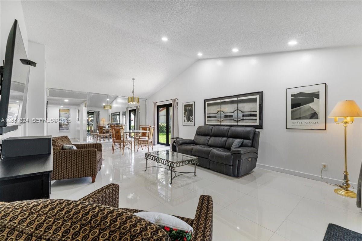16273 Laurel Dr # 7