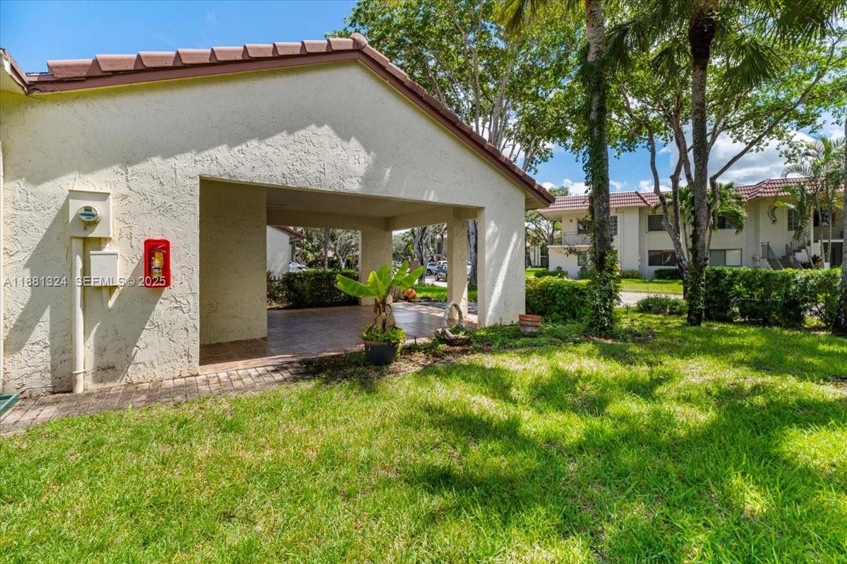 16273 Laurel Dr # 7