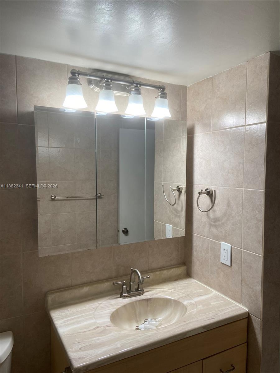 1301 NE 7th St # 106