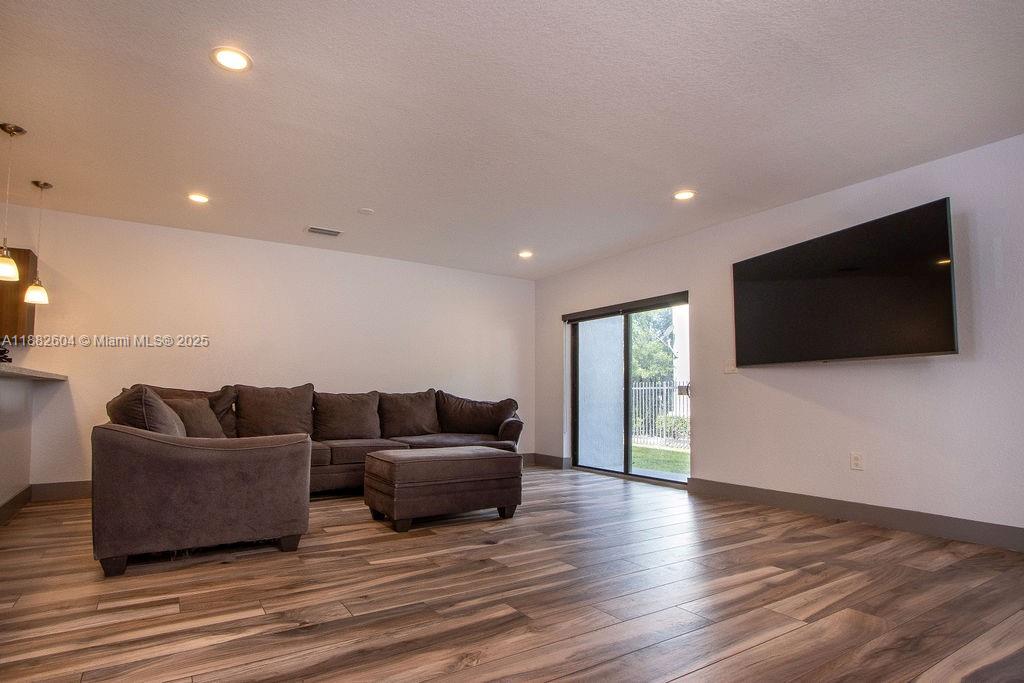 2061 Washington Ave # 4, Opa-Locka Unit: 4