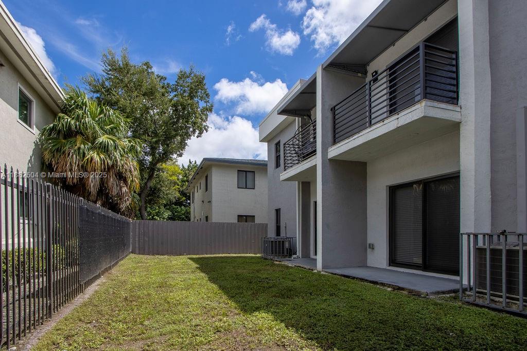 2061 Washington Ave # 4, Opa-Locka Unit: 4