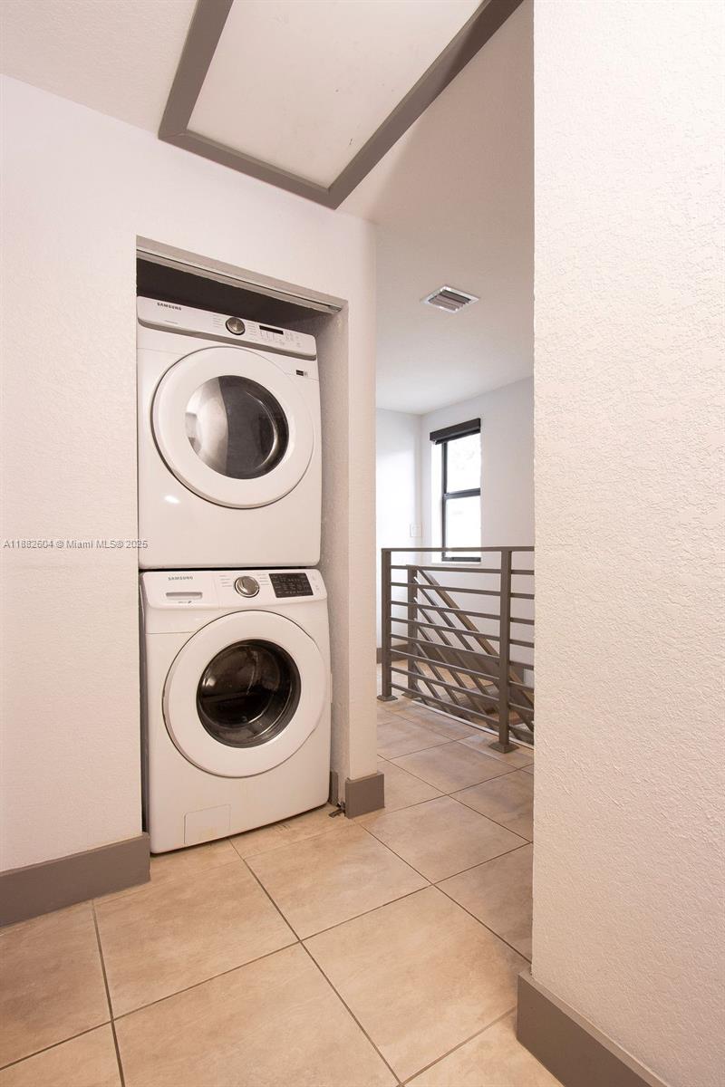 2061 Washington Ave # 4, Opa-Locka Unit: 4