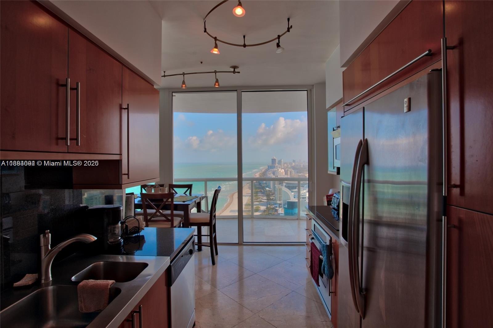 6365 Collins Ave # 4204