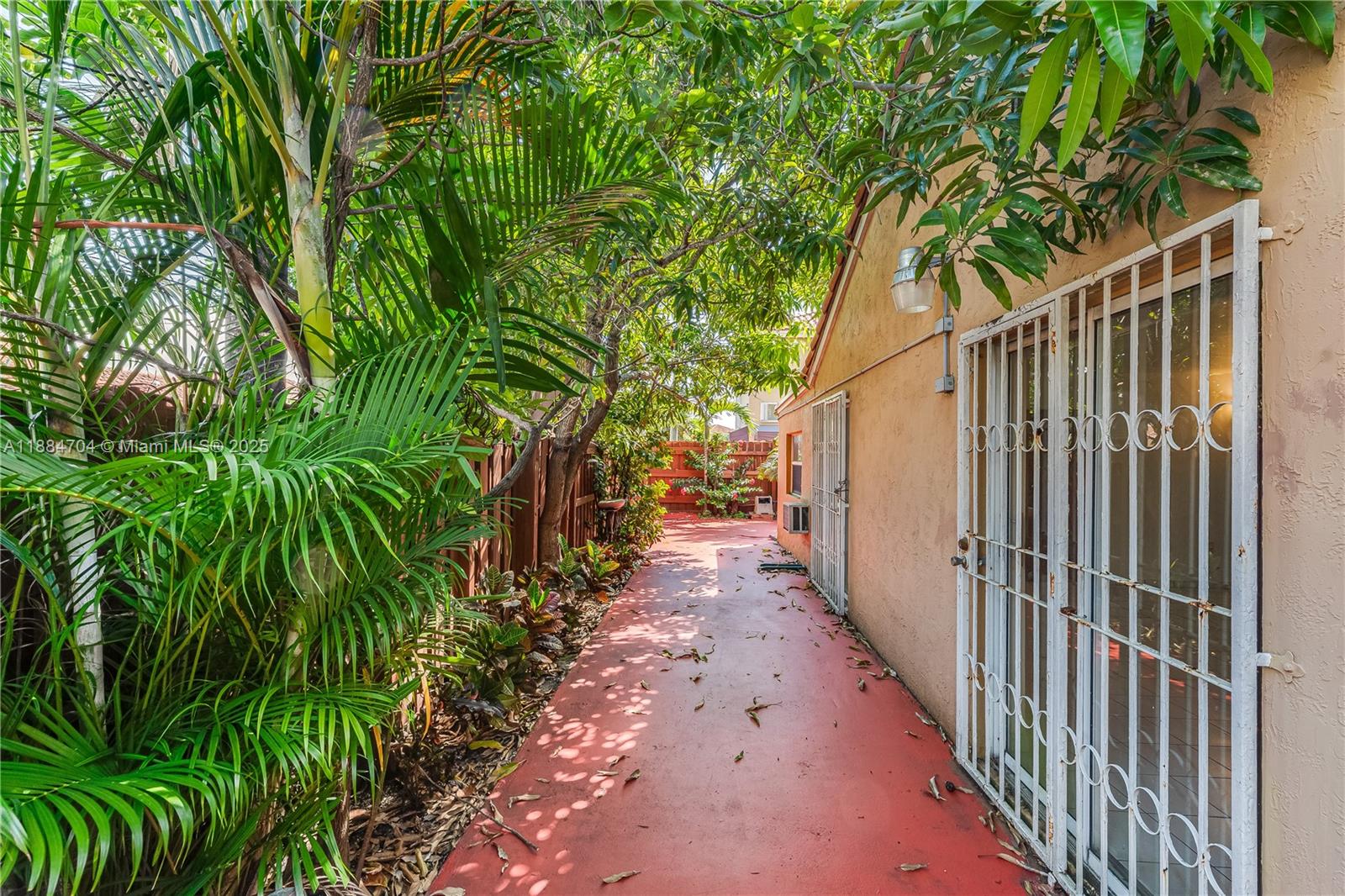 8508 NW 1st Ter