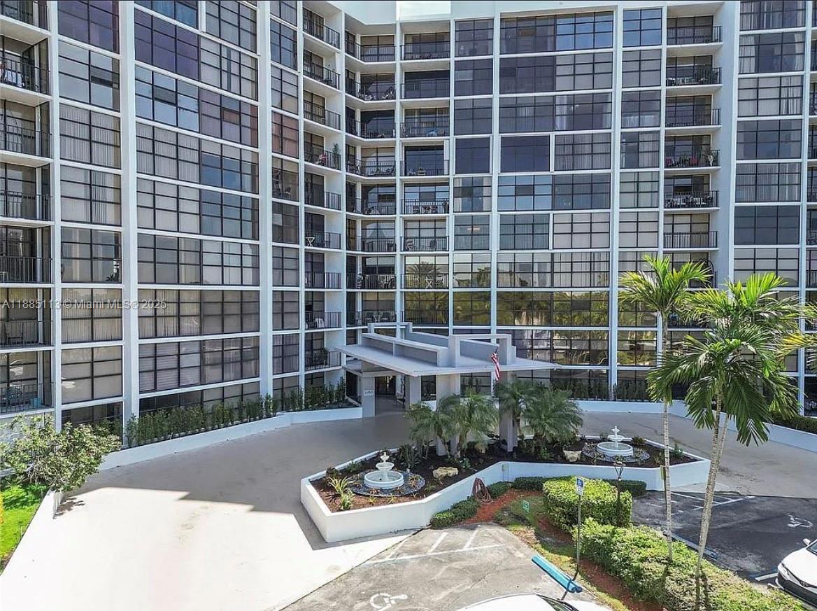 600 Parkview Dr # 228