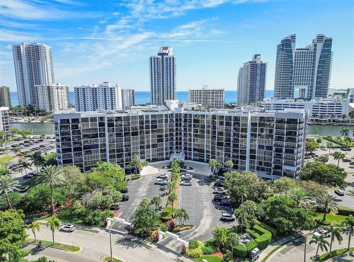 600 Parkview Dr # 228