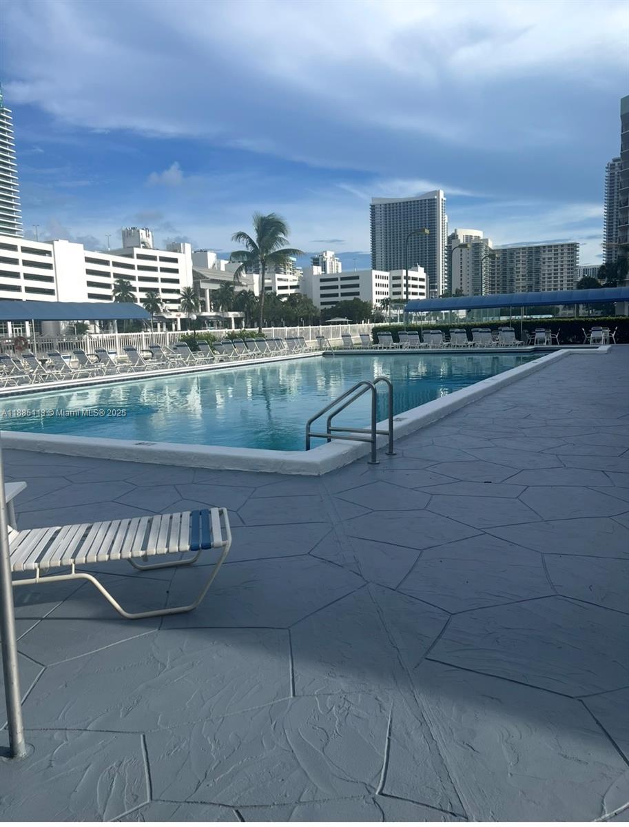 600 Parkview Dr # 228