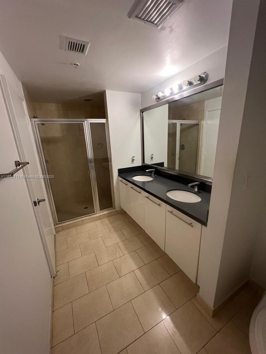 90 SW 3rd St # 4208