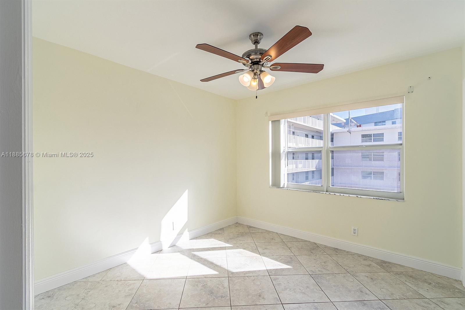 121 Golden Isles Dr # 1201