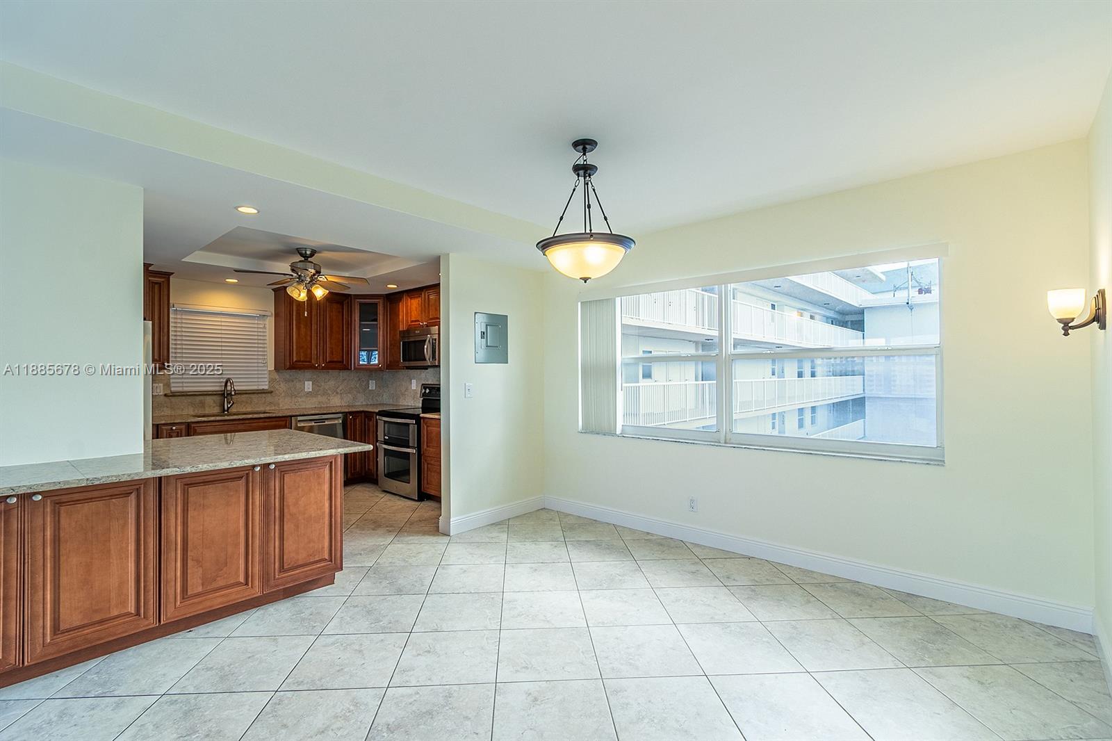 121 Golden Isles Dr # 1201