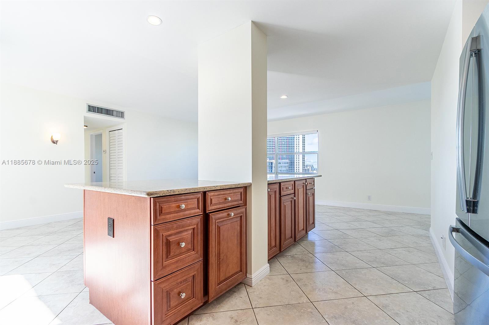 121 Golden Isles Dr # 1201