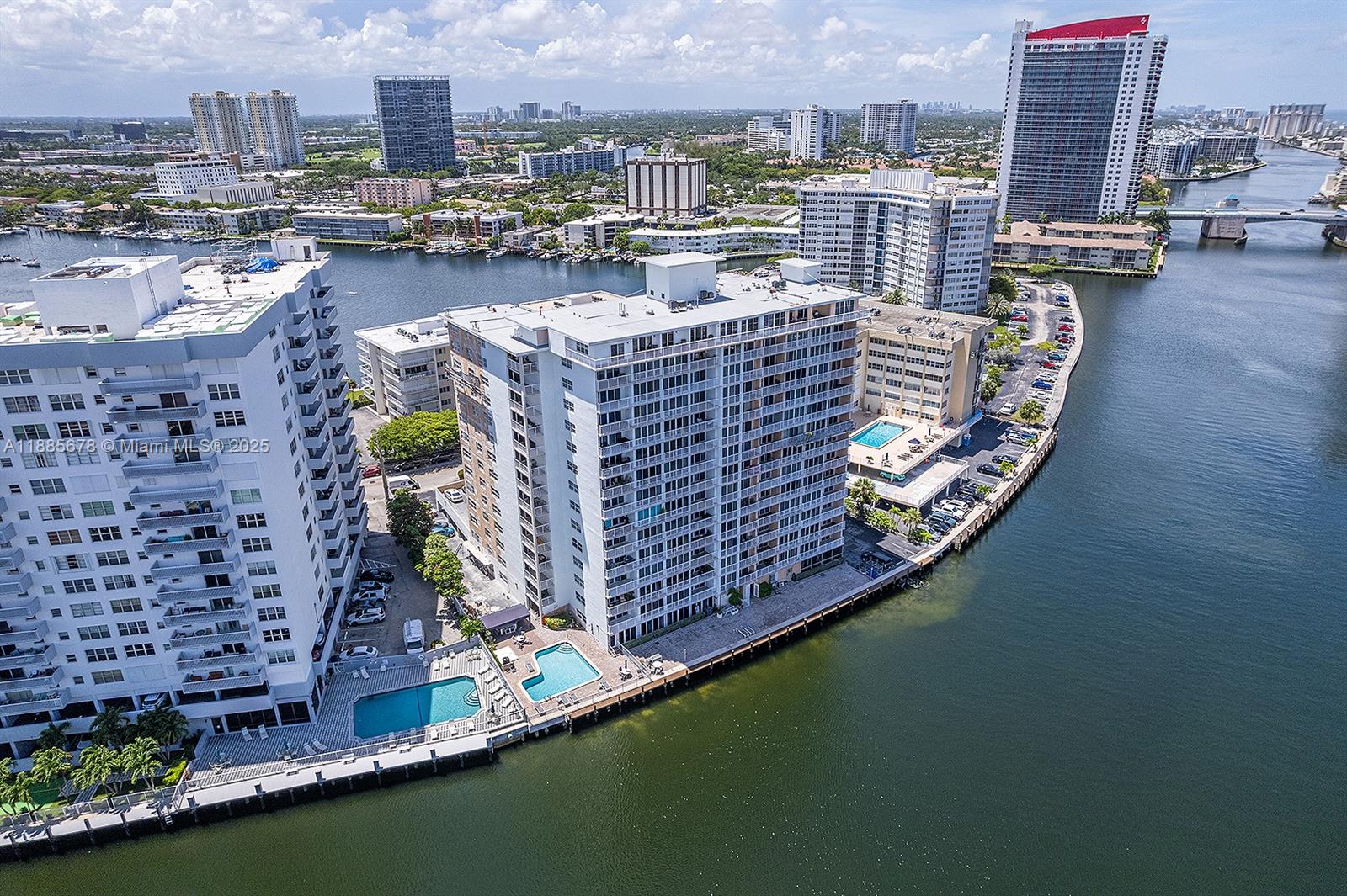121 Golden Isles Dr # 1201