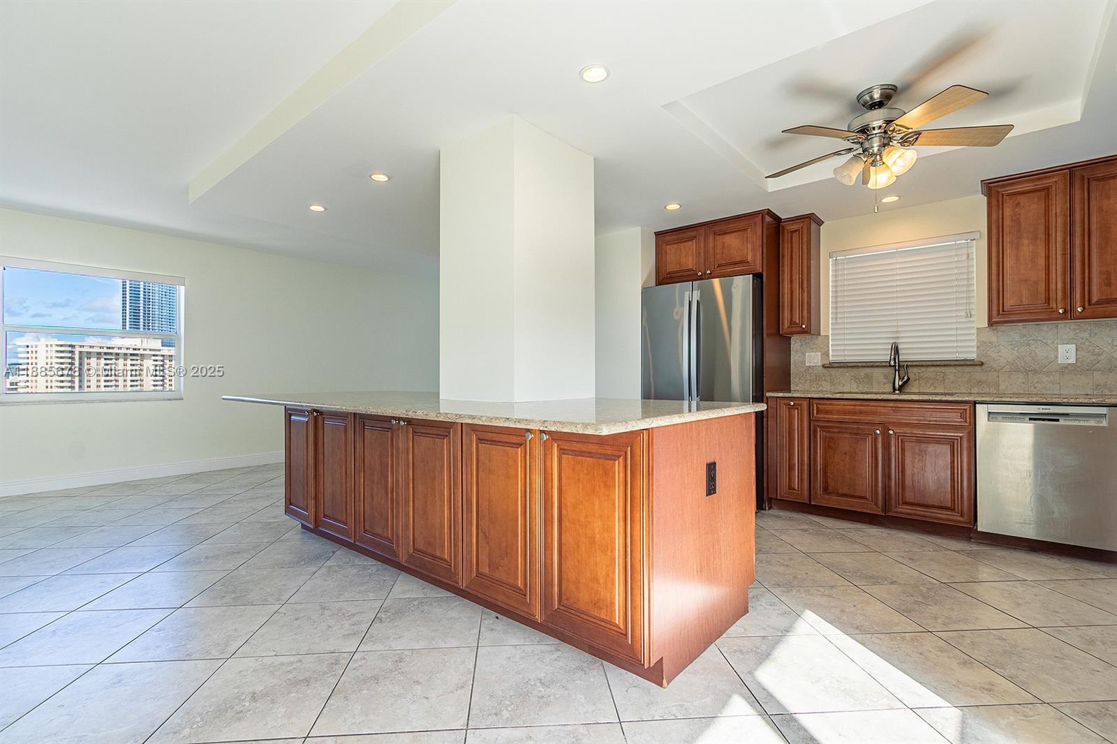 121 Golden Isles Dr # 1201